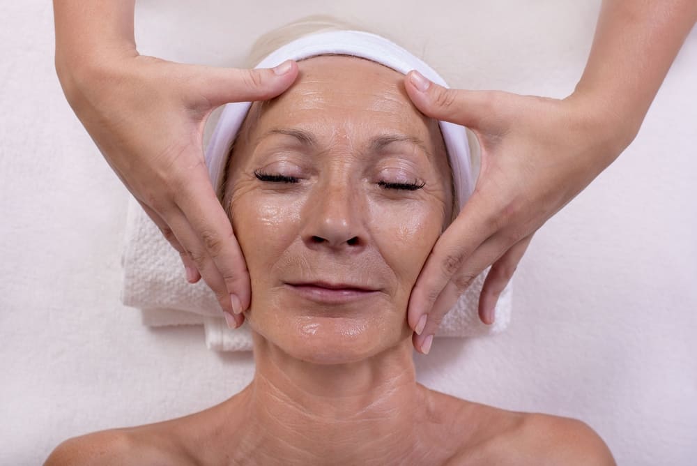 Lifting facial