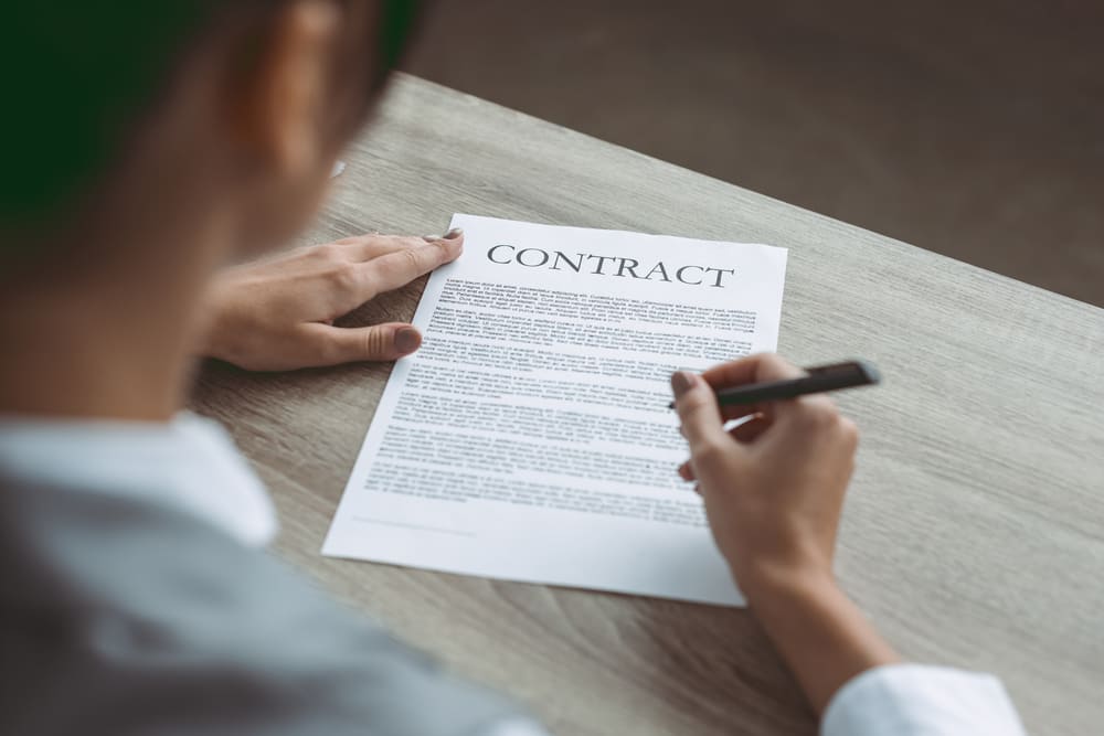 Cómo redactar un contrato de compraventa en Panamá paso a paso