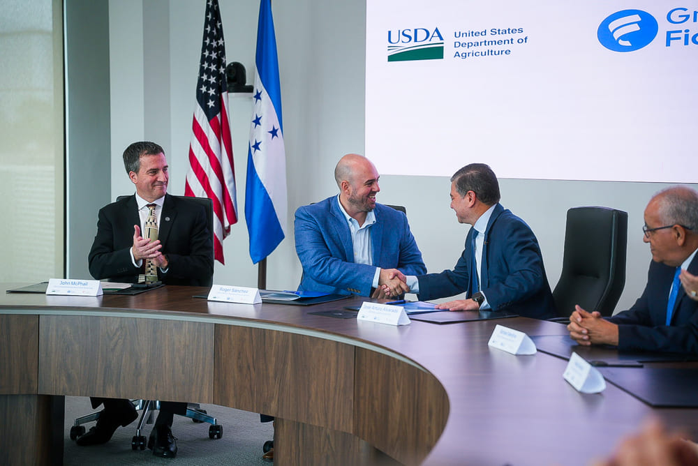 Grupo Ficohsa consolidó una nueva alianza estratégica con Partners of the Americas