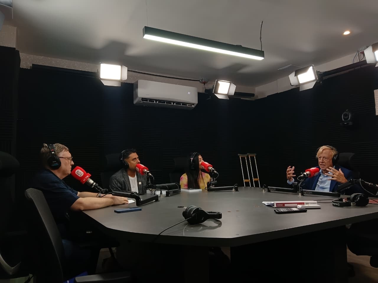 Carlos Malo de Molina presenta su obra El Ensayista en Arca Media