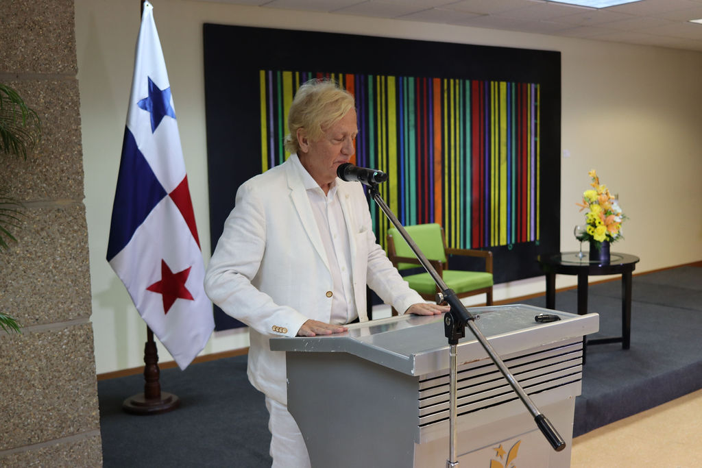 Carlos Malo de Molina recibe el Premio Internacional Panameño de Literatura 2026