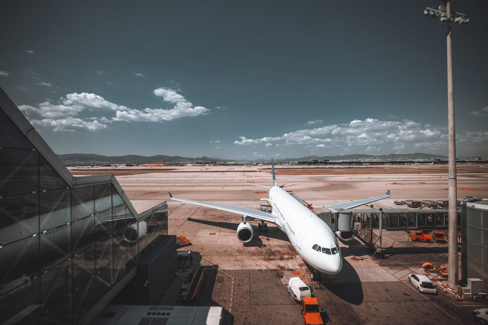 Cómo la precisión y coordinación mejoran los servicios aeroportuarios en El Salvador