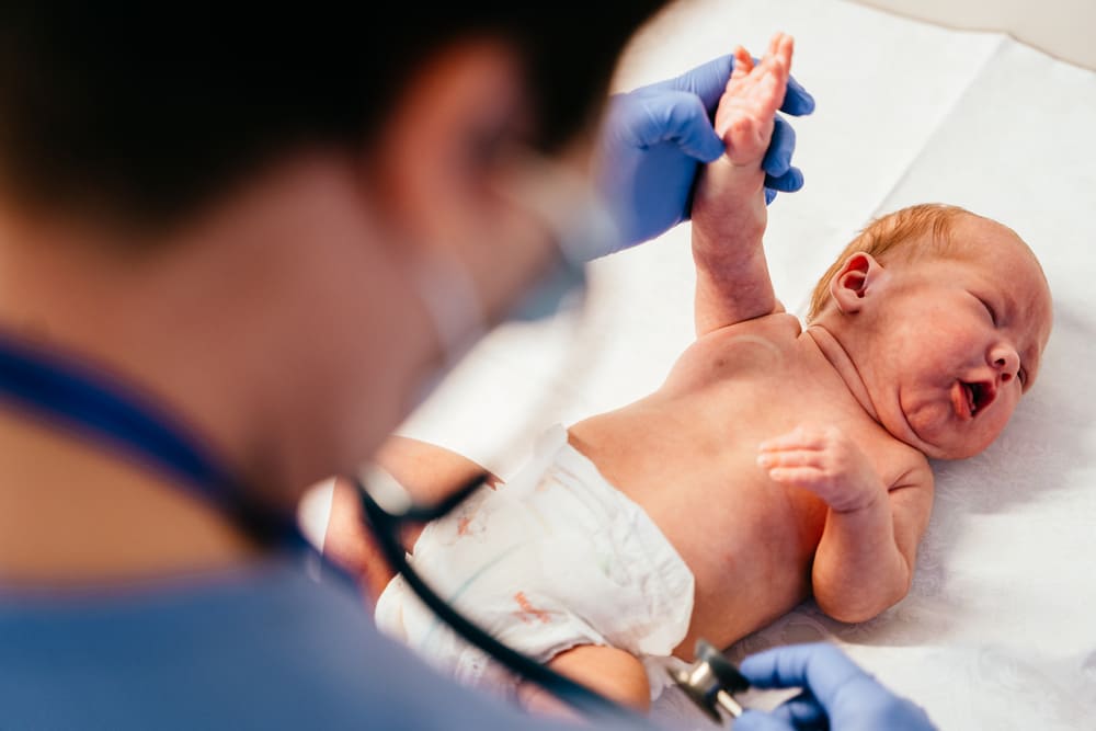 Unidad de neonatología en Ciudad de Guatemala con profesionales y tecnología para el cuidado neonatal