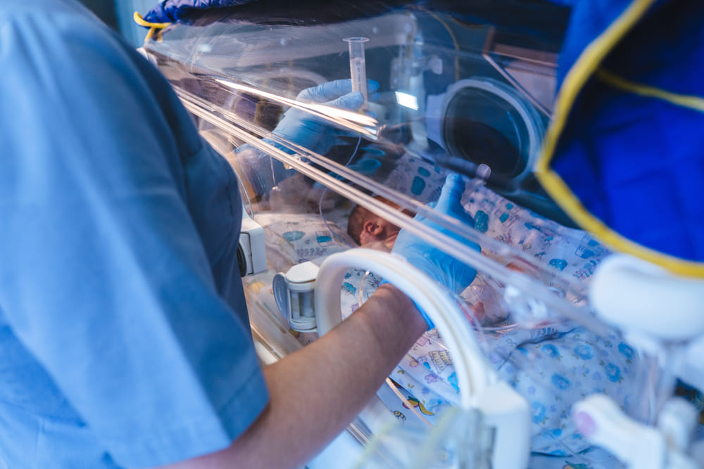 Unidad de neonatología en Ciudad de Guatemala para el cuidado de bebés en sus primeros días de vida