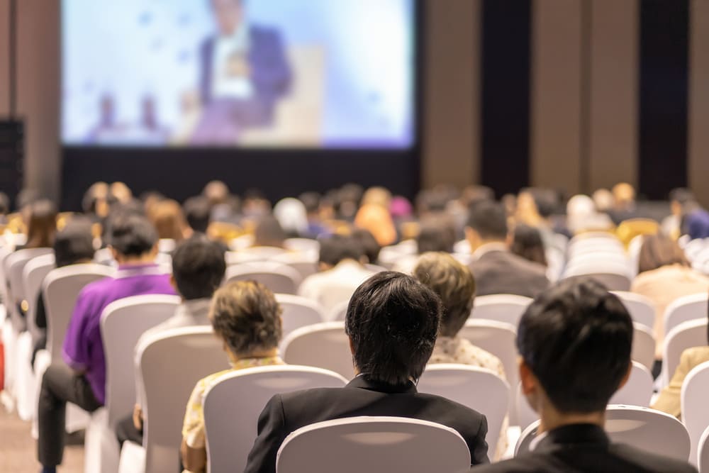 Experiencias de Fórmula 1 para liderazgo y trabajo en equipo en eventos